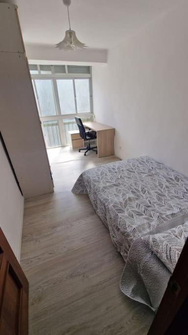 Amplio Piso Cerca De La Playa Del Palo * Málaga